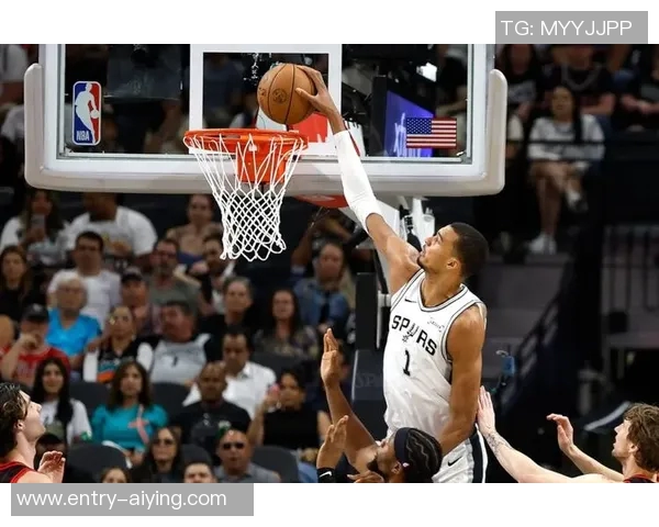 小卡近期表现惊艳四战狂砍156分创生涯新高并送出6次盖帽